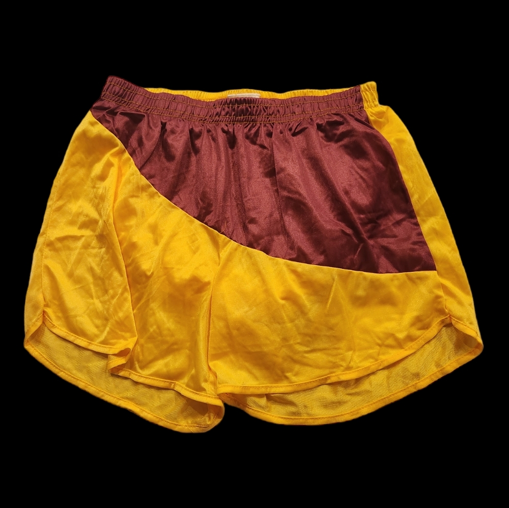 Cobblestone Nylon Sprintr Running Gym Shorts Men’s Size Large Color Gold/ Maroon